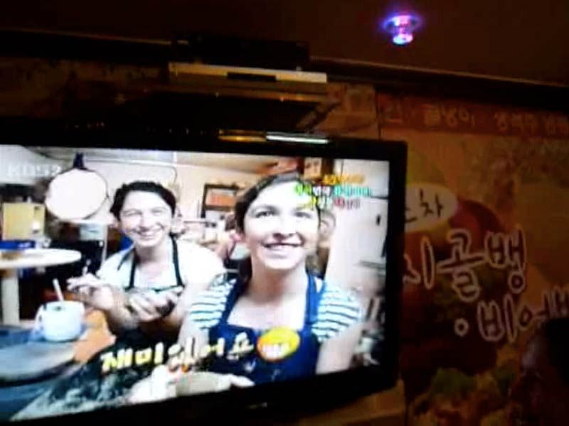 So the other day Amanda and Alex came home screaming that they were interviewed by KBS during their ceramics class. It was going to be broadcast on national television! Well, have a look...