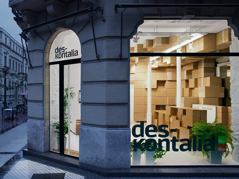 Deskontalia Storefront